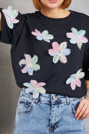 Çiçekli T-Shirt
